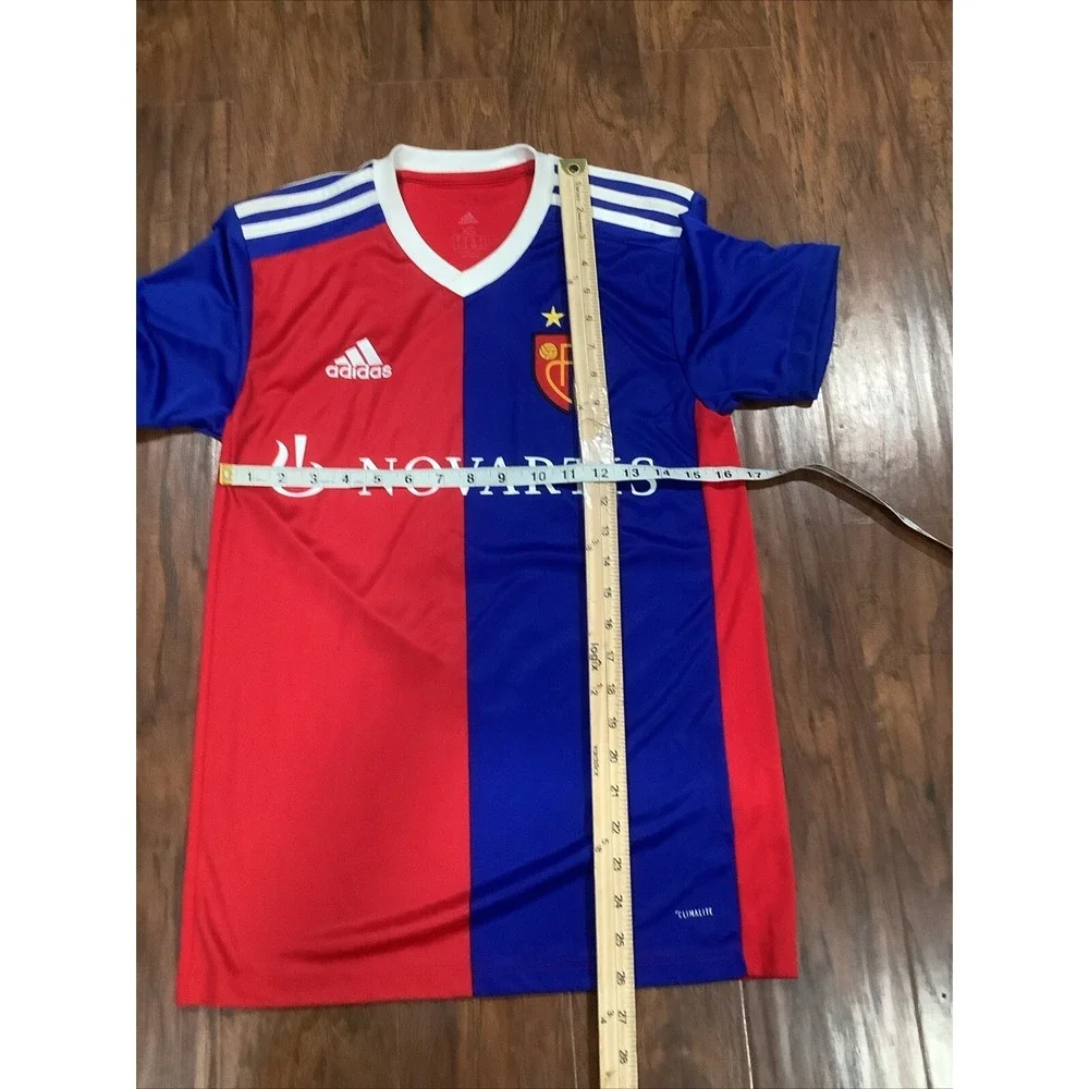 adidas small hole